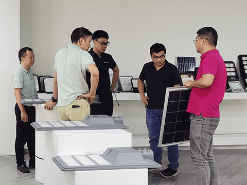  قامت الشركة بتطوير معدات أوتوماتيكية